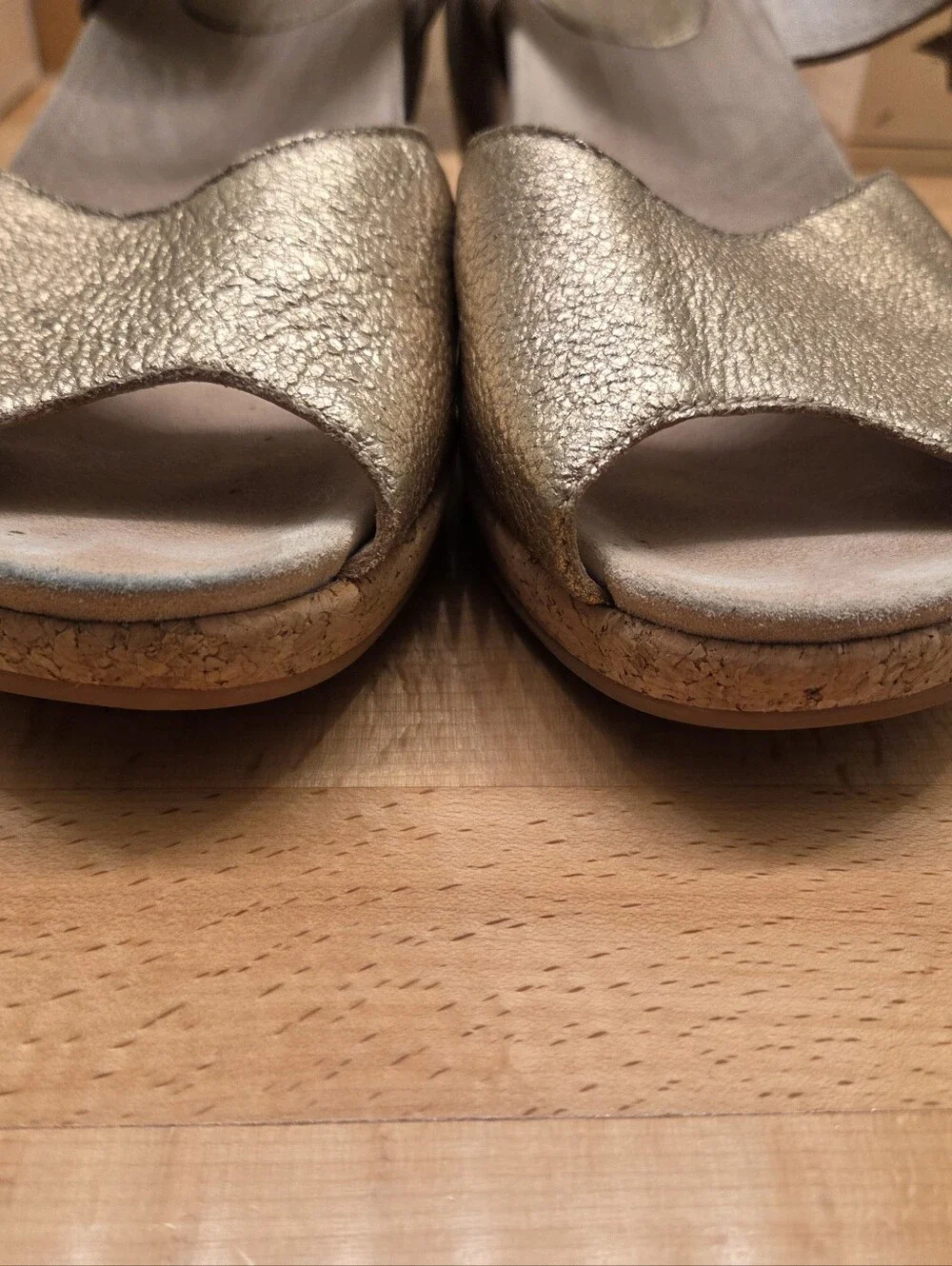 Dansko Charlotte Wedge Sandals Gold Crinkle Leather Women's Size 42